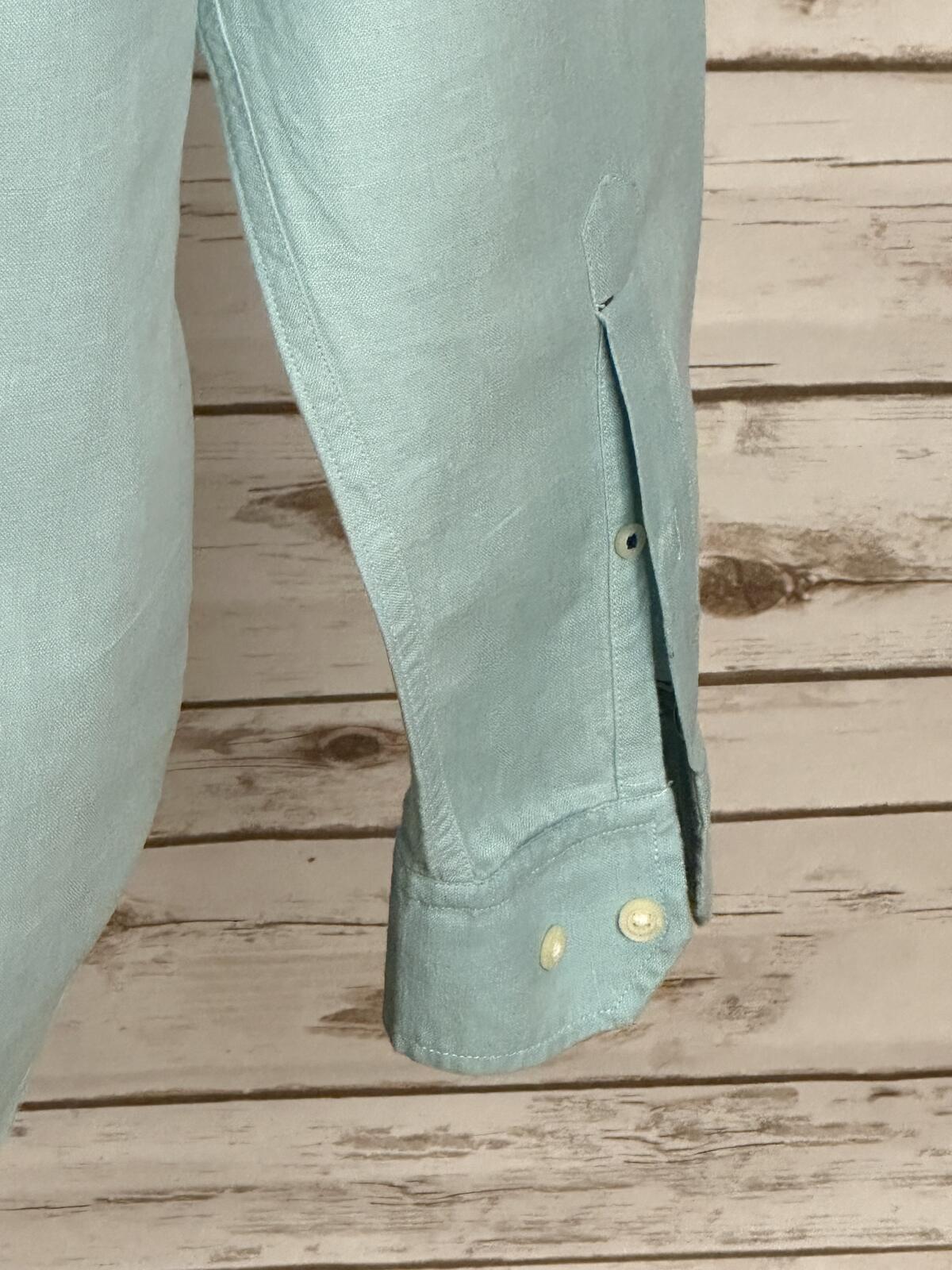 Banana Republic Men's linen-blend button-down shirt Med blue classic coastal