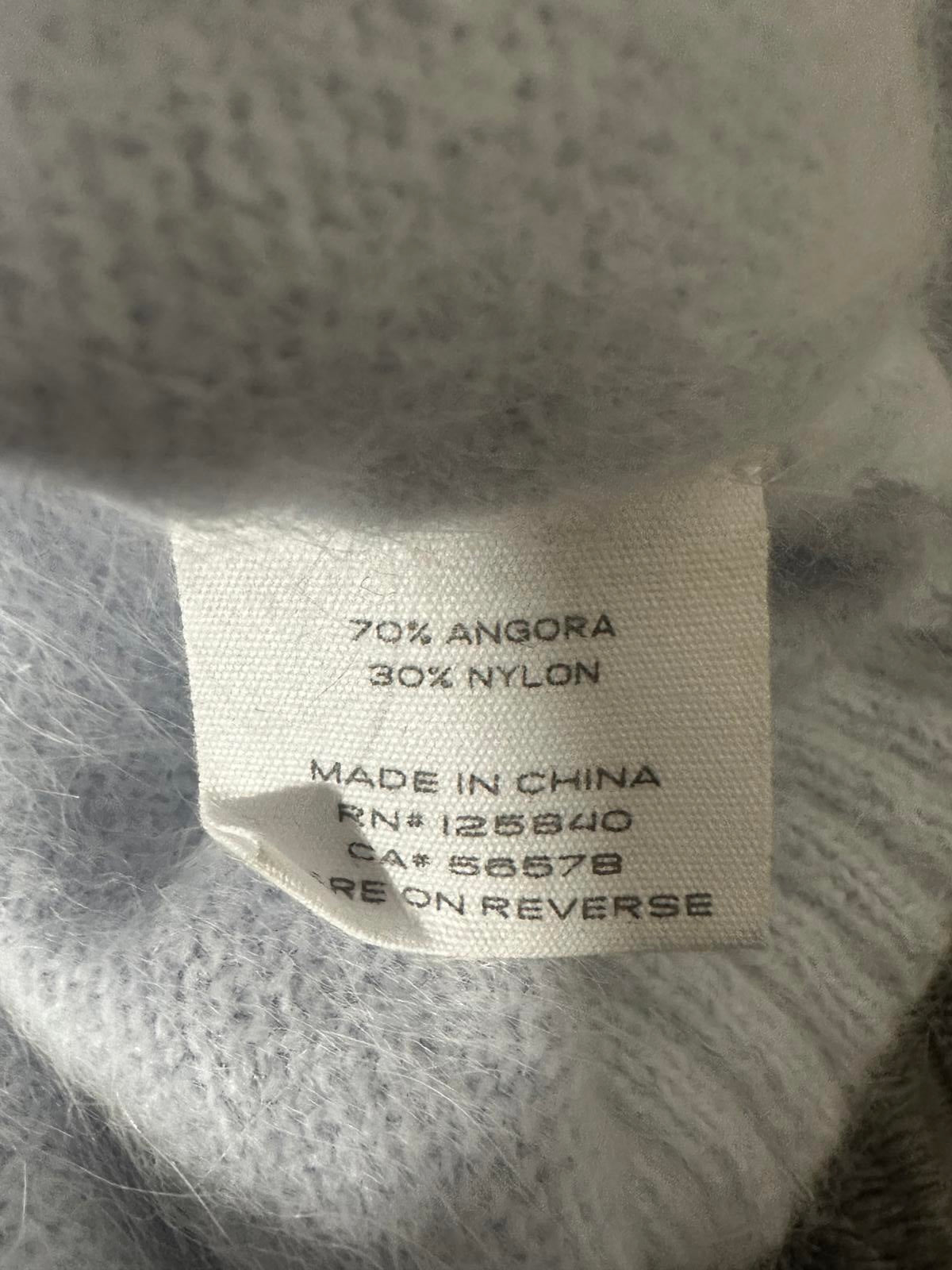 Intermix classic icy blue angora V-neck long sleeve cropped sweater Size Large