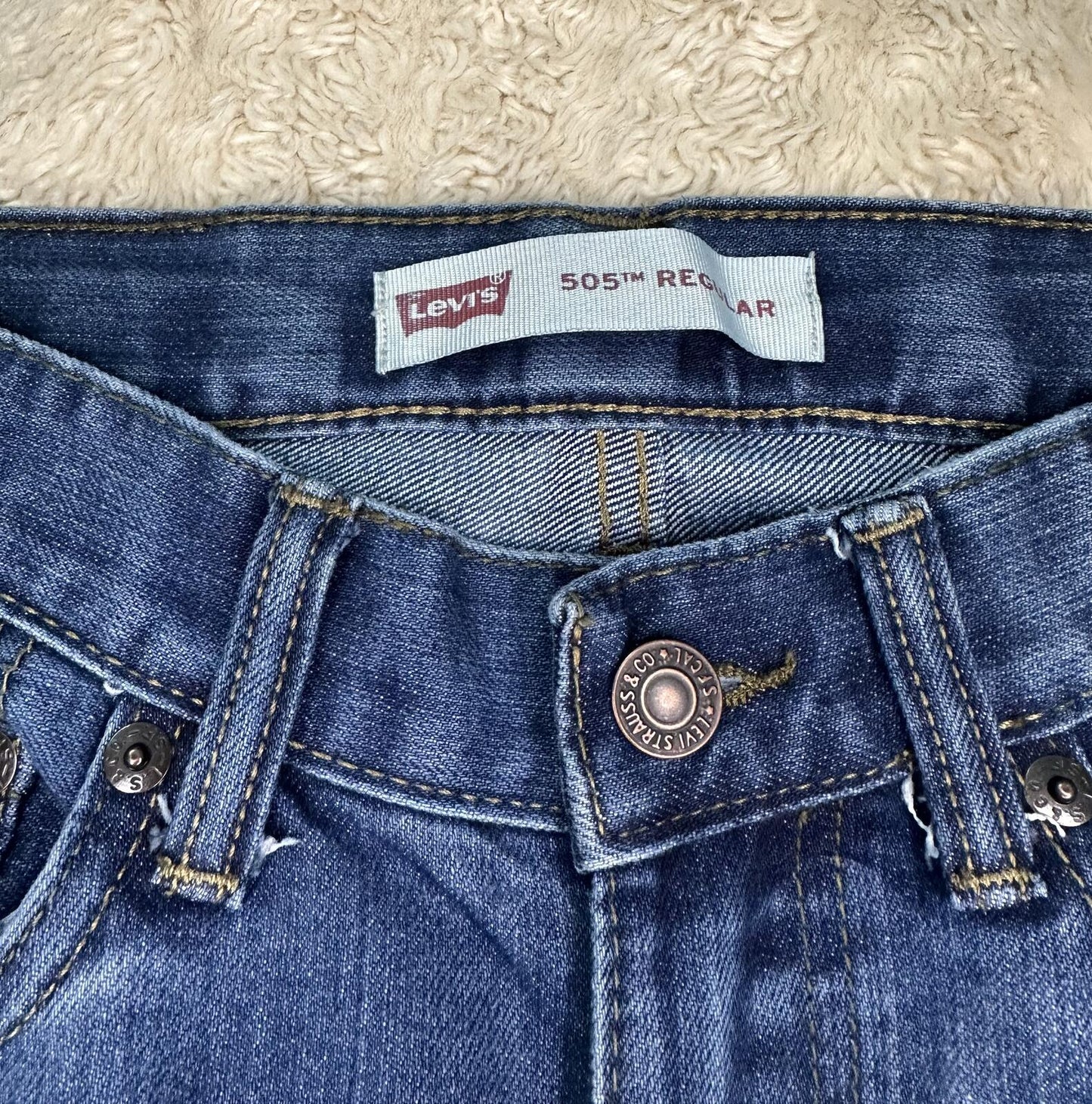 Levi's 505 Regular denim jeans Size 26x26/12 Reg medium wash straight leg unisex