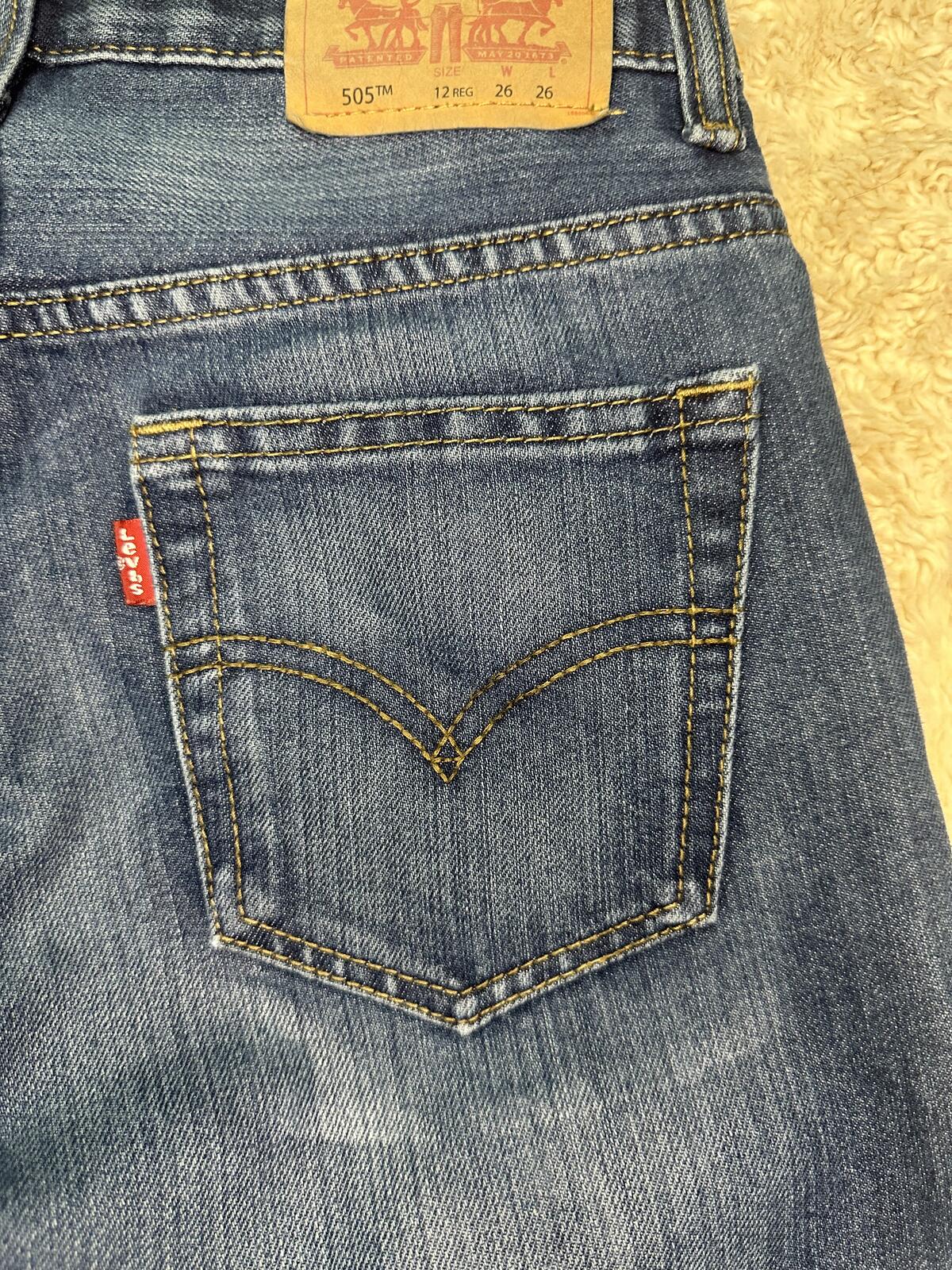 Levi's 505 Regular denim jeans Size 26x26/12 Reg medium wash straight leg unisex