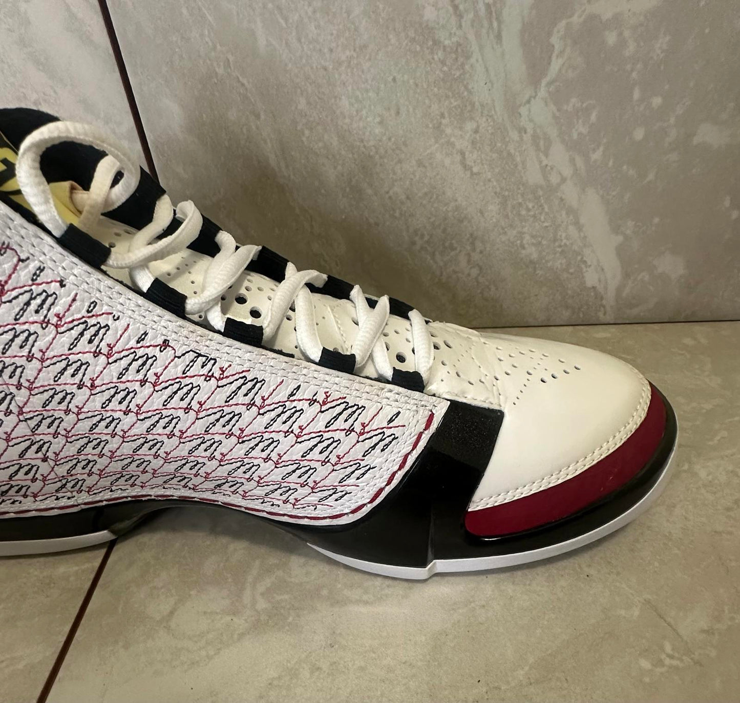 Rare Nike Air Jordan 23 OG Chicago White Red Black hi-top sneakers 2008 Size 9