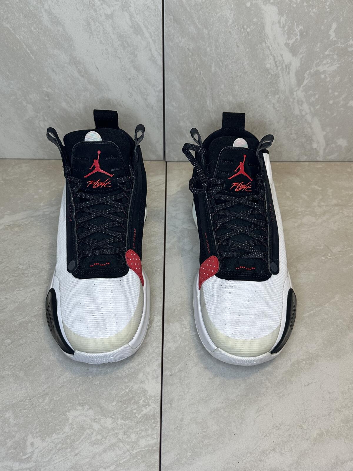 Nike Air Jordan Chicago black/white/red basketball sneakers Youth Size 6.5