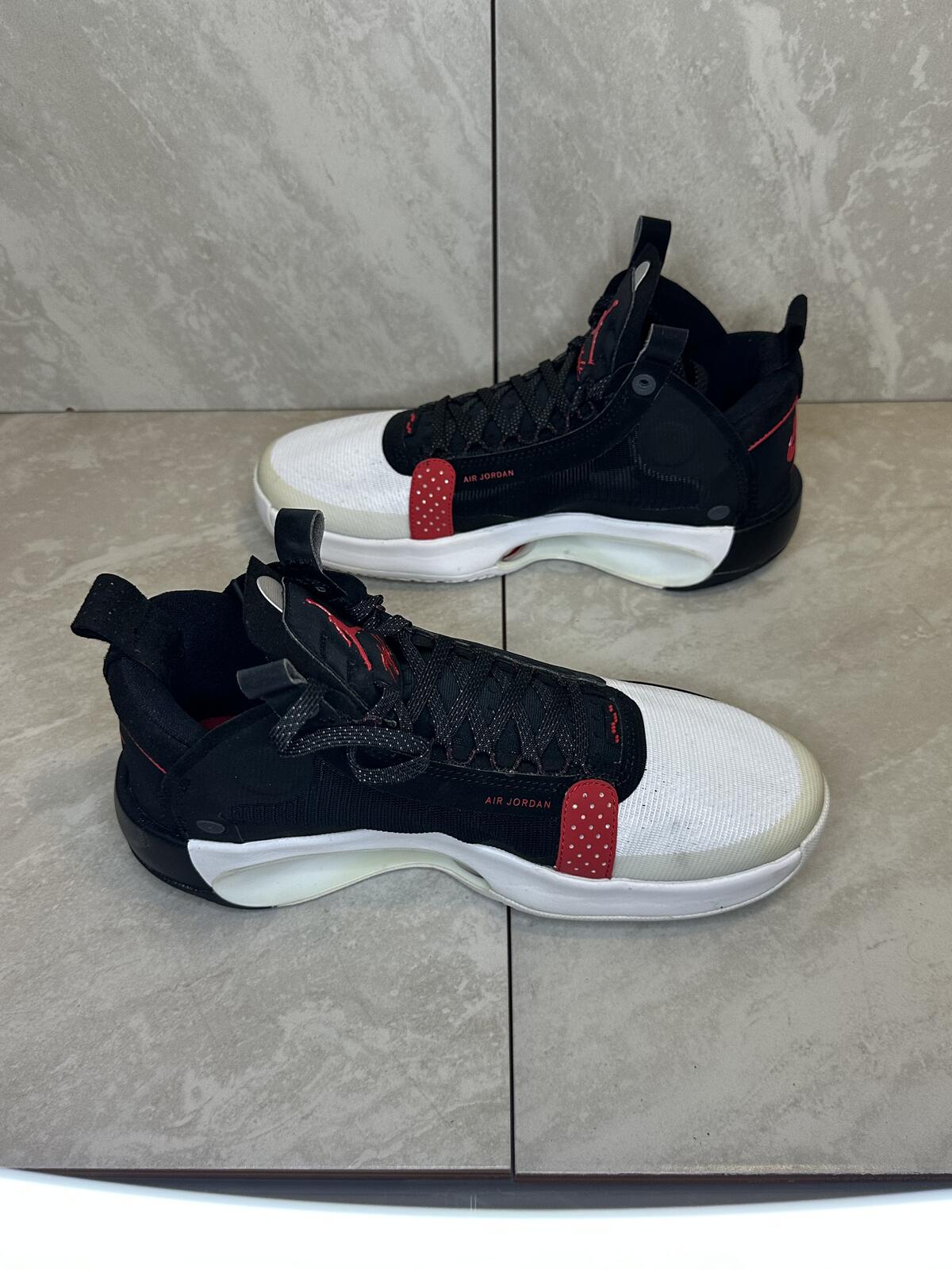 Nike Air Jordan Chicago black/white/red basketball sneakers Youth Size 6.5