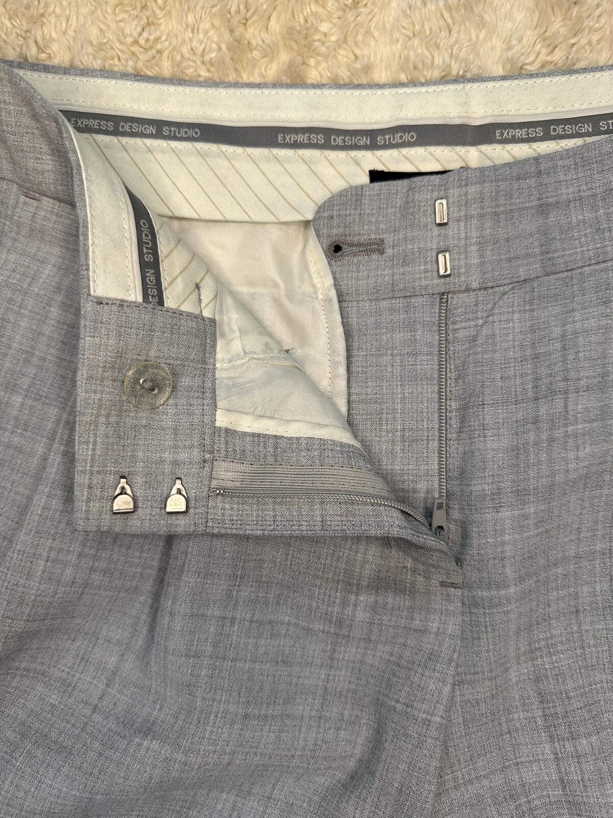 Express Design Studio classic grey 'Editor' tailored cuffed dress shorts Size 6
