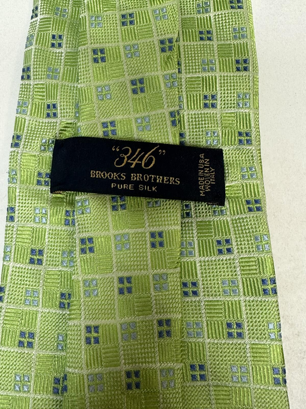 Brooks Brothers classic light green/blue/light blue geometric 100% silk necktie