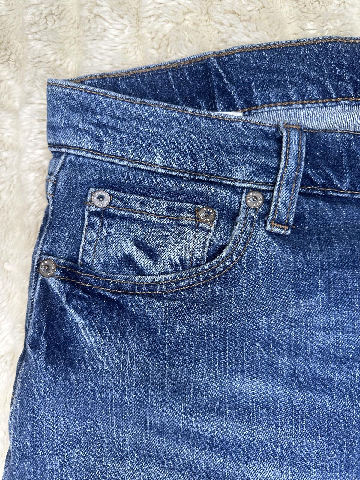 Aeropostale Mom Jean medium wash denim jeans Size 12 high rise vintage-inspired