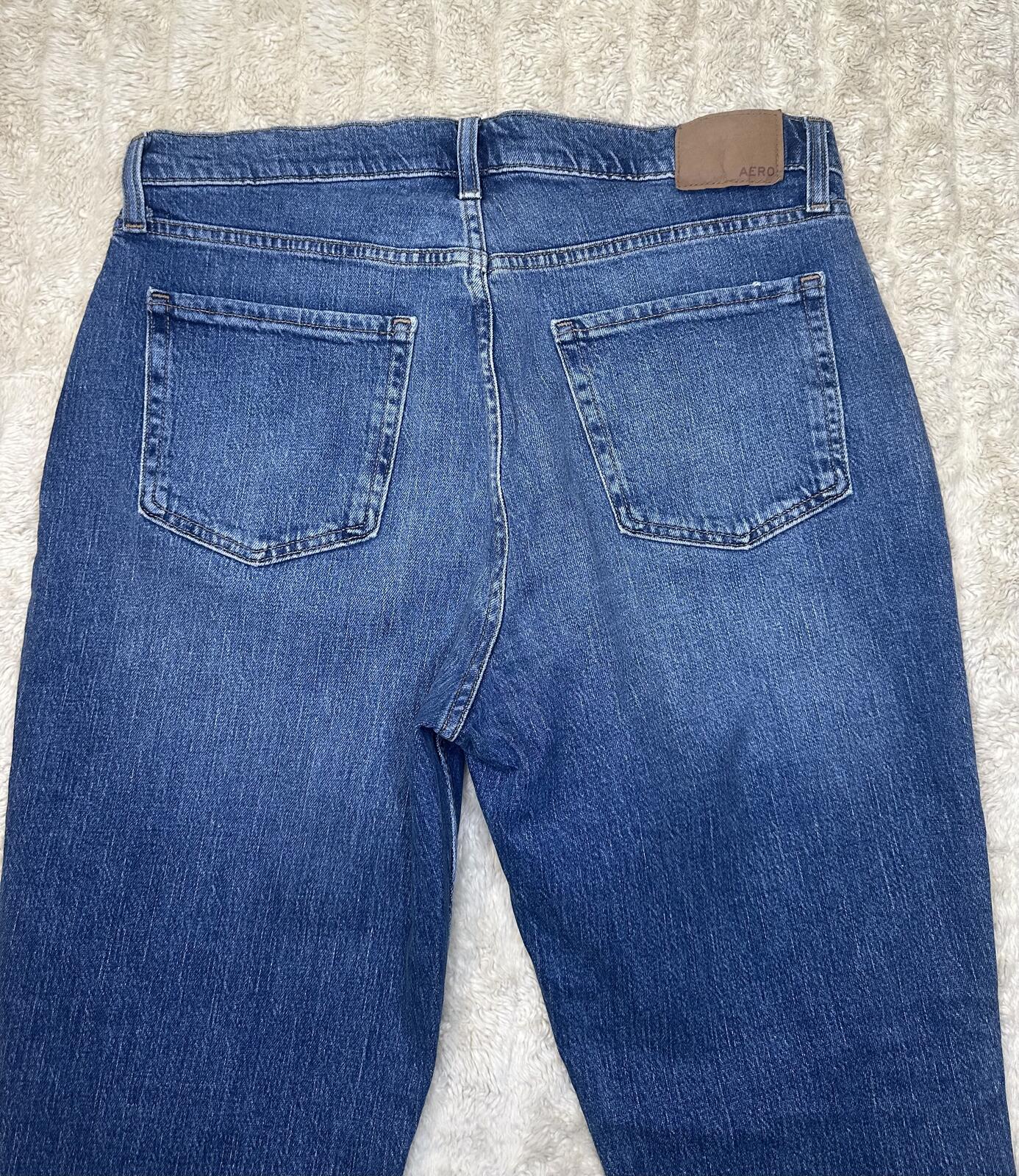 Aeropostale Mom Jean medium wash denim jeans Size 12 high rise vintage-inspired