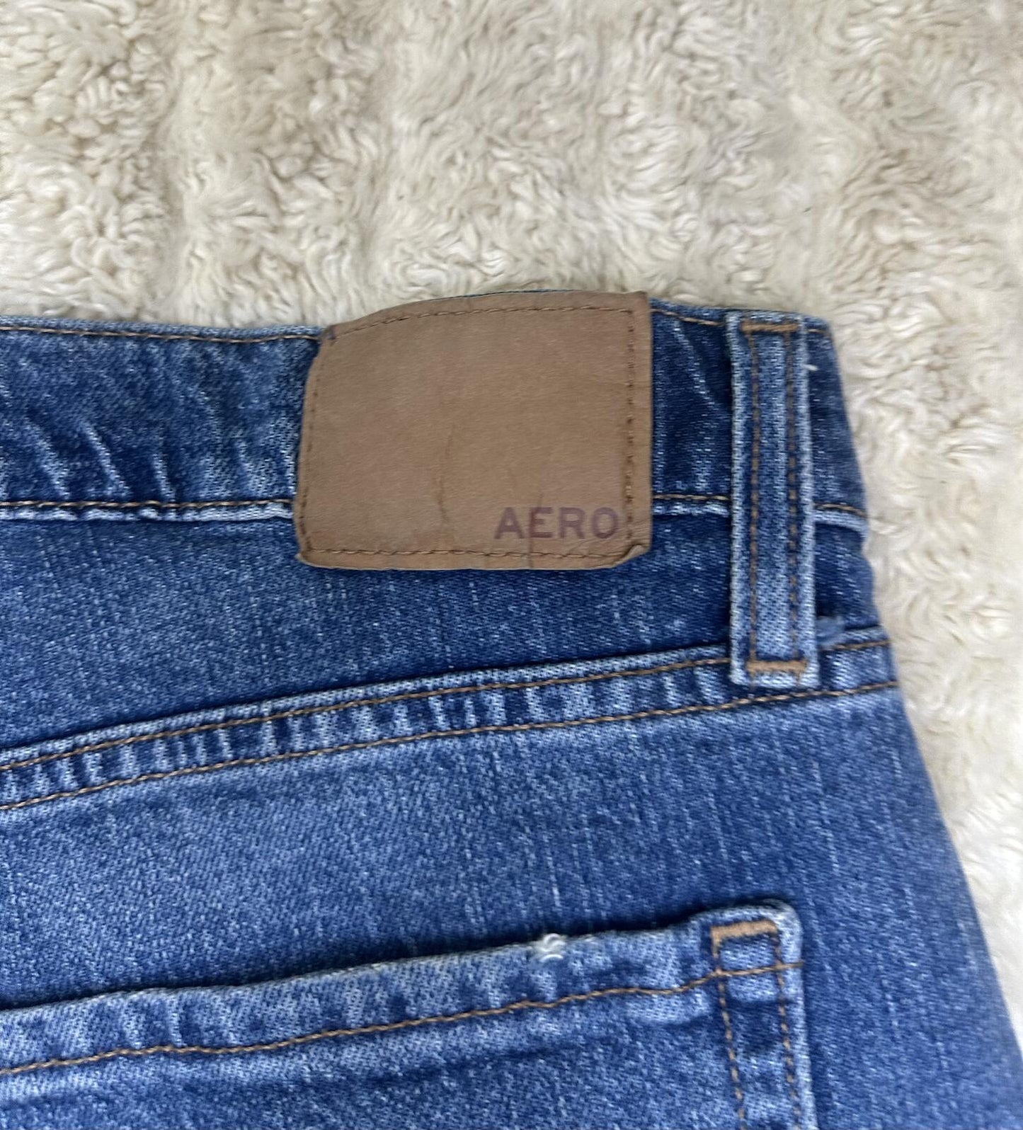 Aeropostale Mom Jean medium wash denim jeans Size 12 high rise vintage-inspired