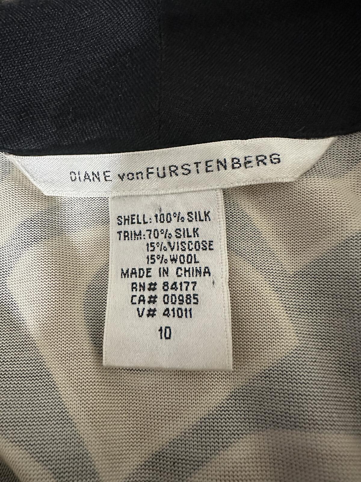 Diane von Furstenburg silk shift dress Size 10 black/gold geometric mod retro