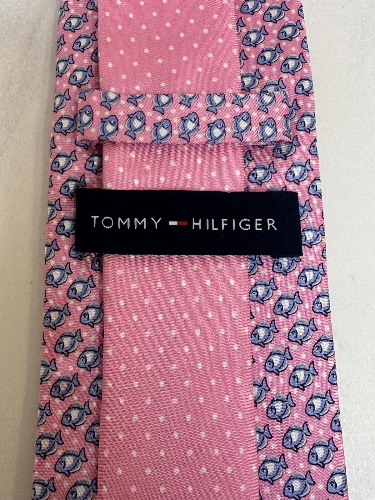 Tommy Hilfiger 100% silk tie pink/light blue/white fish geometric novelty preppy