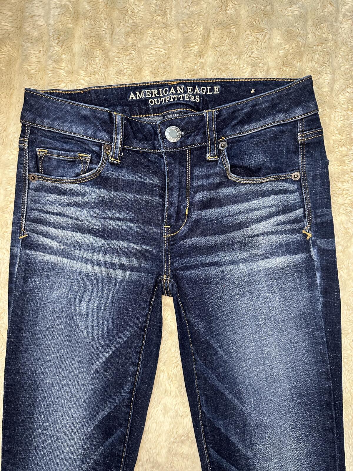 American Eagle Skinny Kick denim jeans Size 4 Short dark wash mini flare