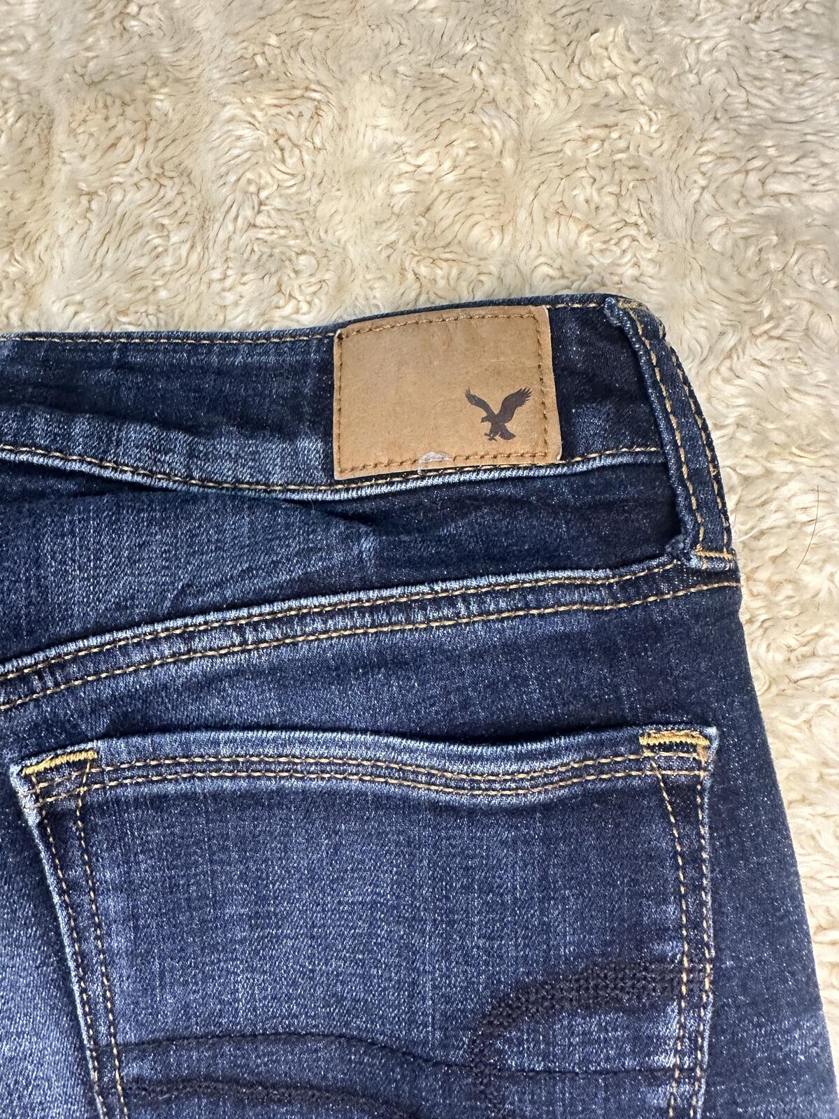 American Eagle Skinny Kick denim jeans Size 4 Short dark wash mini flare
