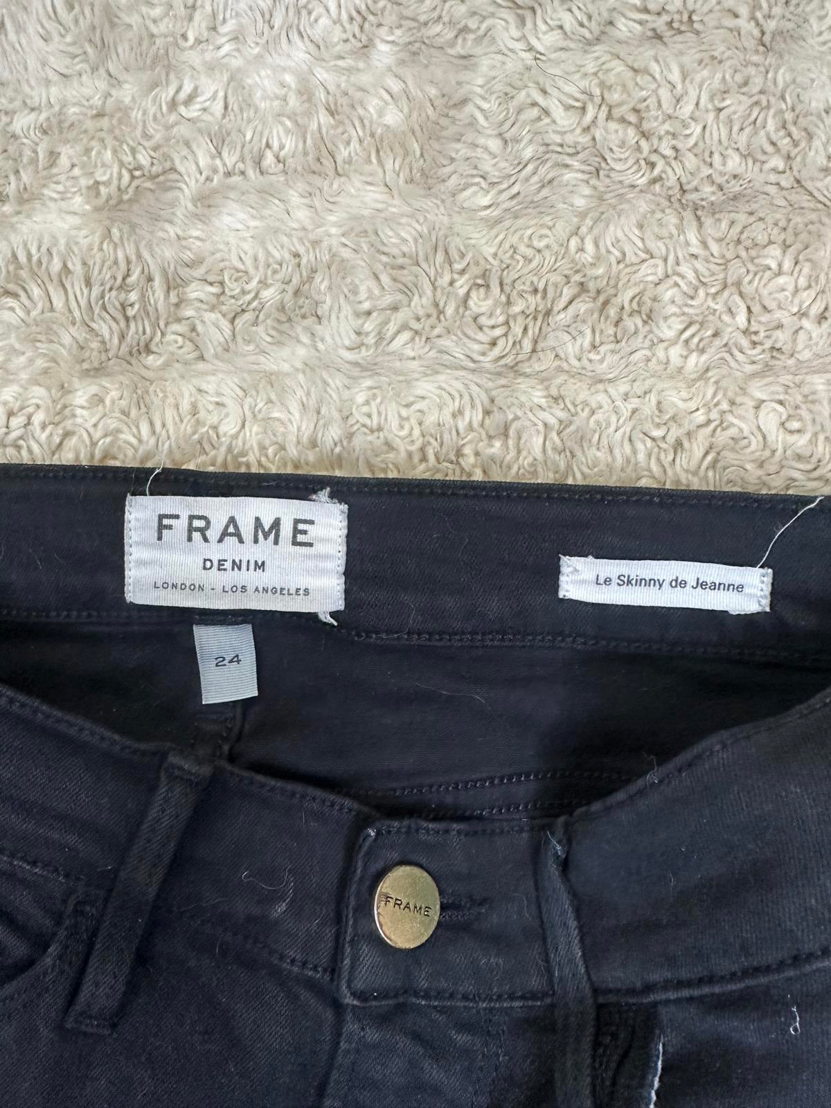 Frame 'Le Skinny de Jeanne' black distressed cropped skinny jeans Size 24