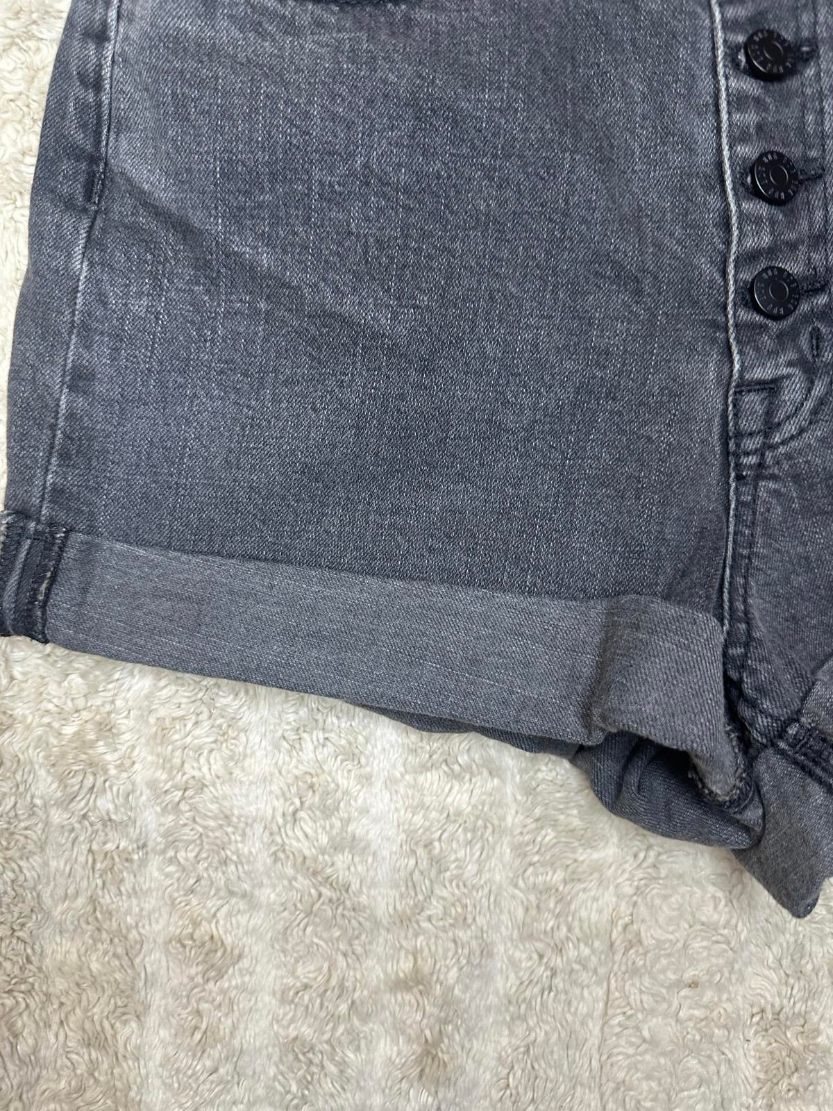 Urban Outfitters BDG Mom High Rise grey button-fly cuffed jean shorts Size 27