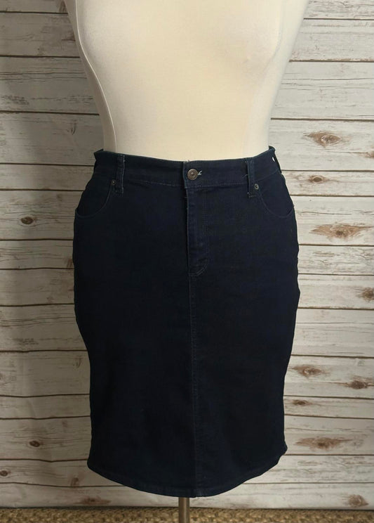 Banana Republic classic dark wash denim pencil skirt Size 14