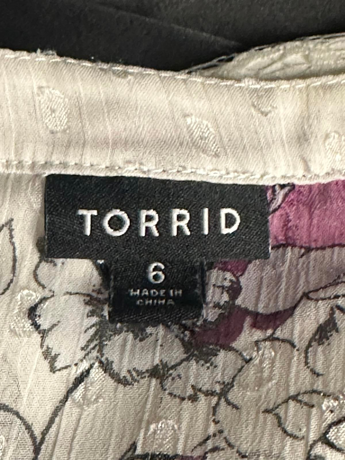 Torrid white/purple sheer floral swiss dot roll-tab sleeve blouse Size 6/6X
