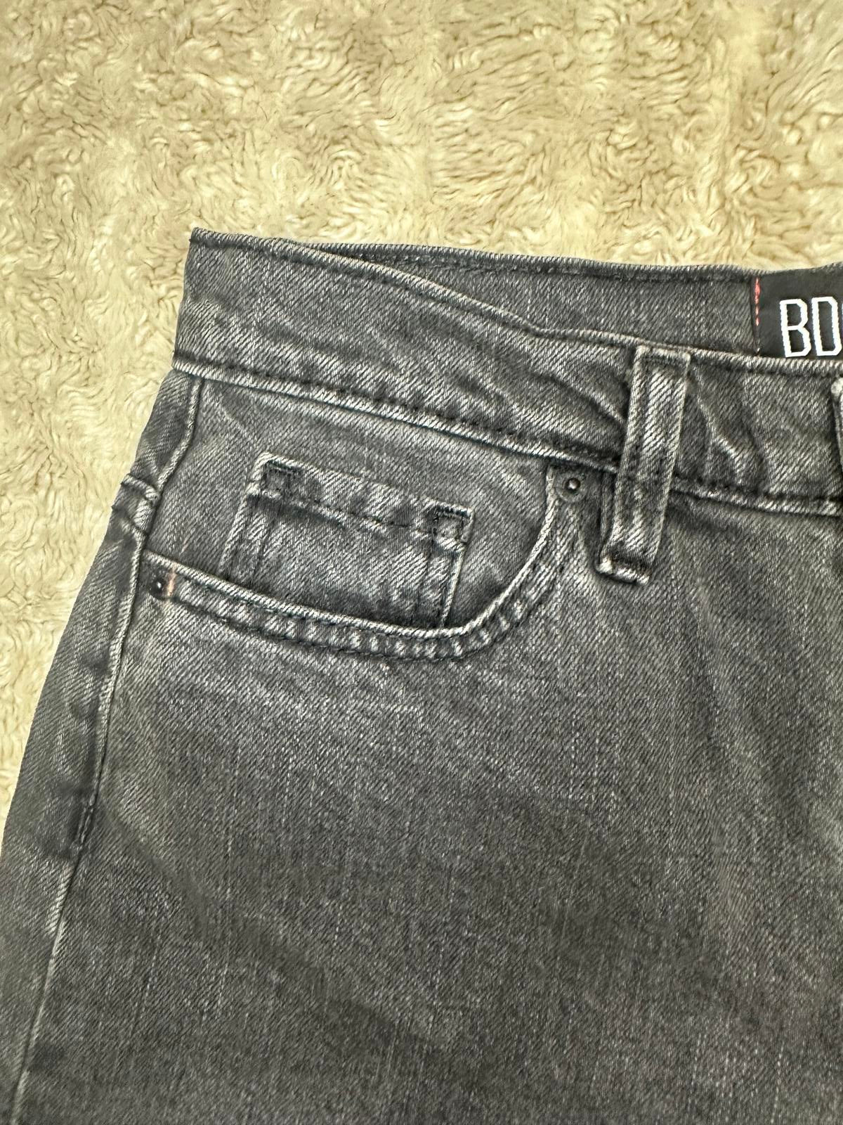 Urban Outfitters BDG Mom High Rise grey button-fly cuffed jean shorts Size 27