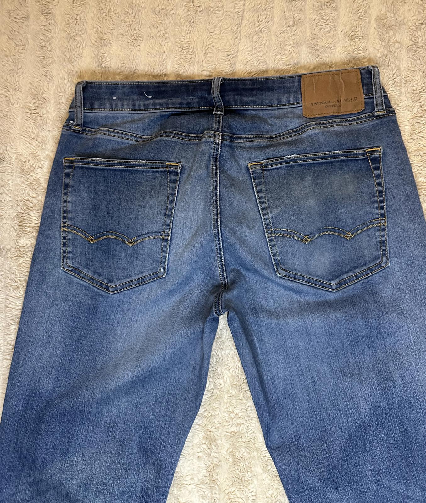 American Eagle Outfitters Extreme Flex distress medium wash jeans Size 32x36