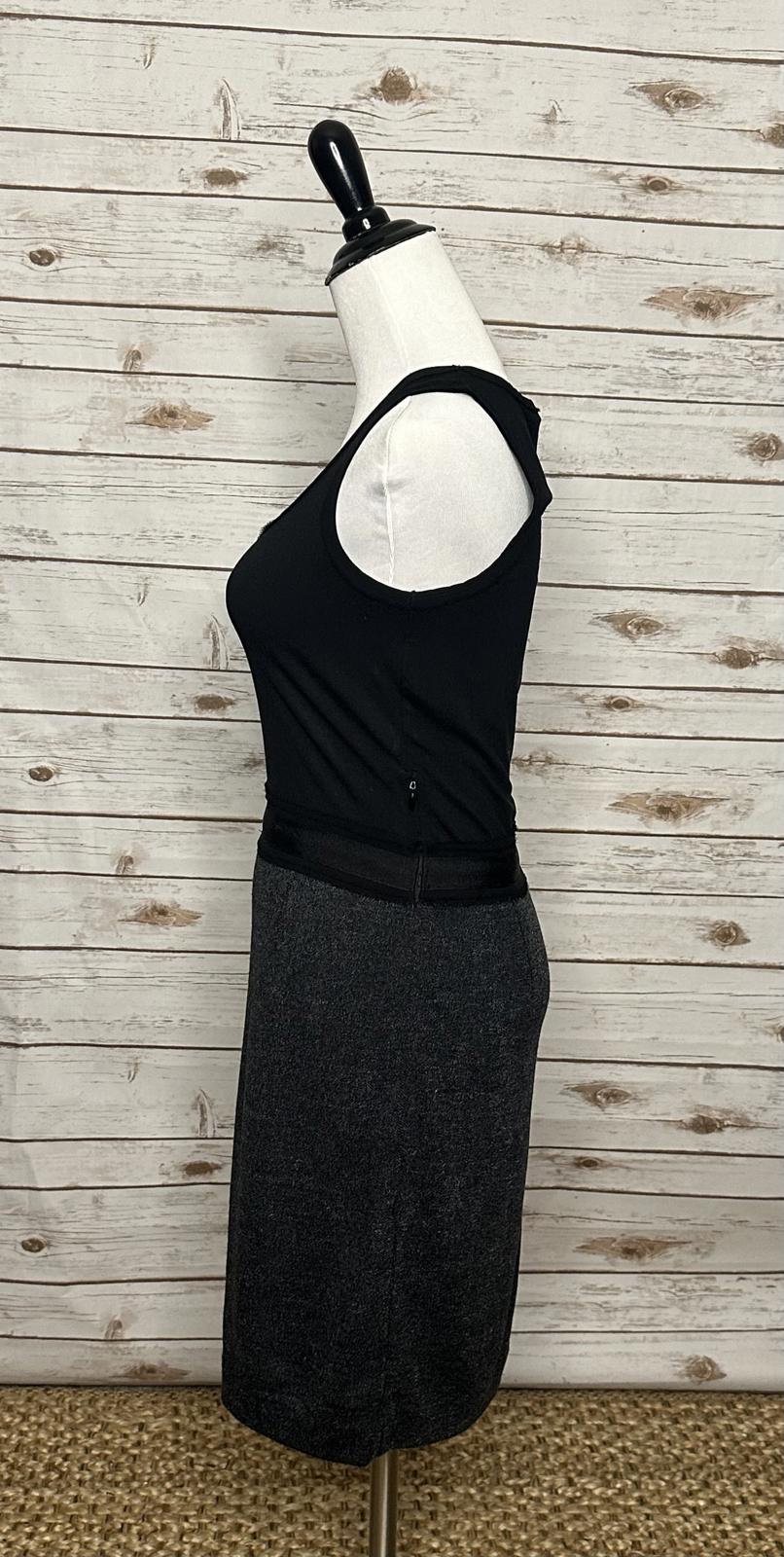 Banana Republic corpcore black sleeveless wool-blend sheath dress Size 0
