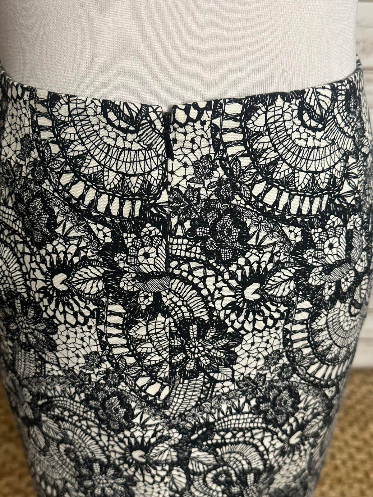 Talbots office siren cotton cream/black floral and paisley pencil skirt Size 12