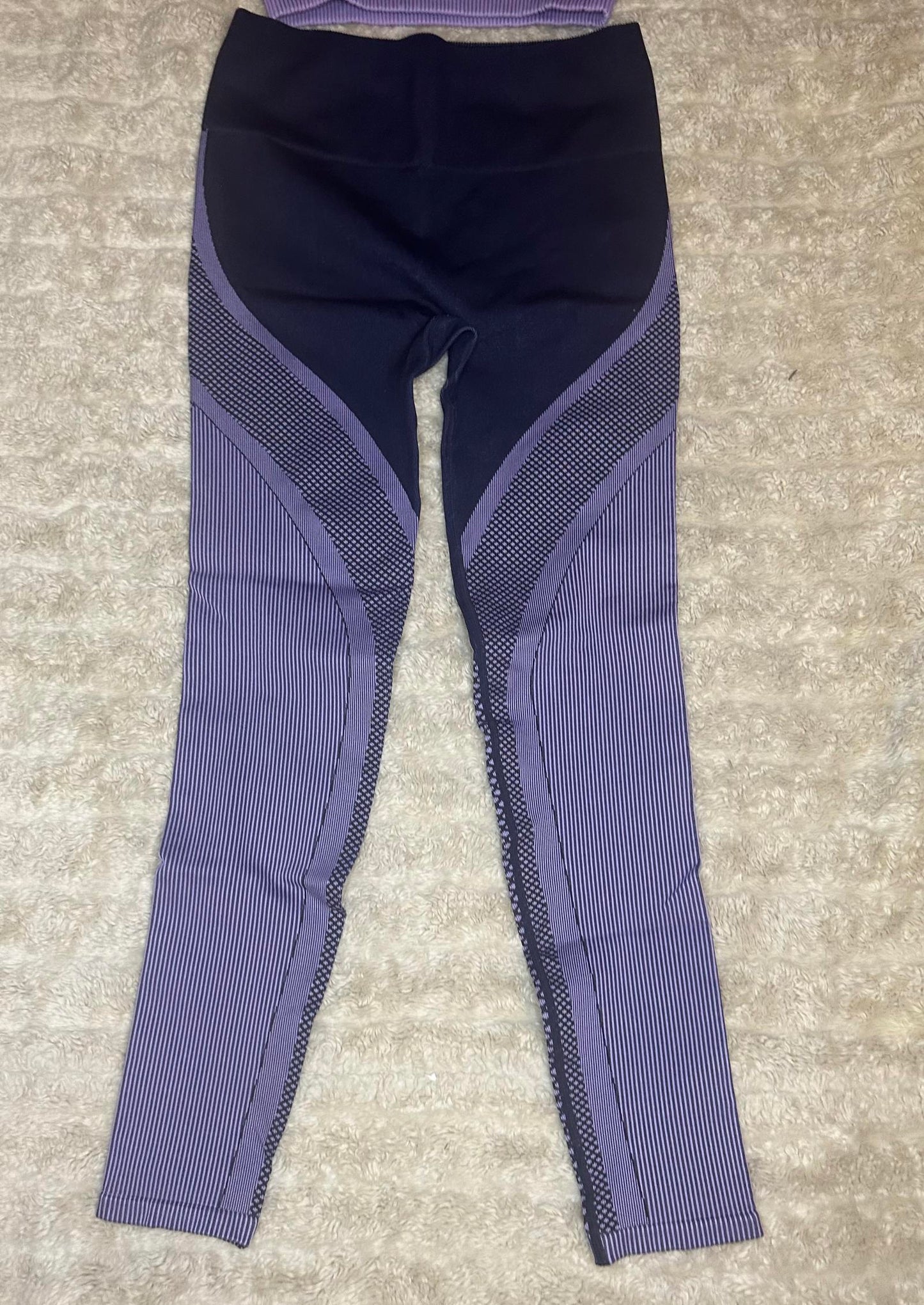 Fabletics 'Jessie' seamless crop top (Size S) and leggings set (Size M)