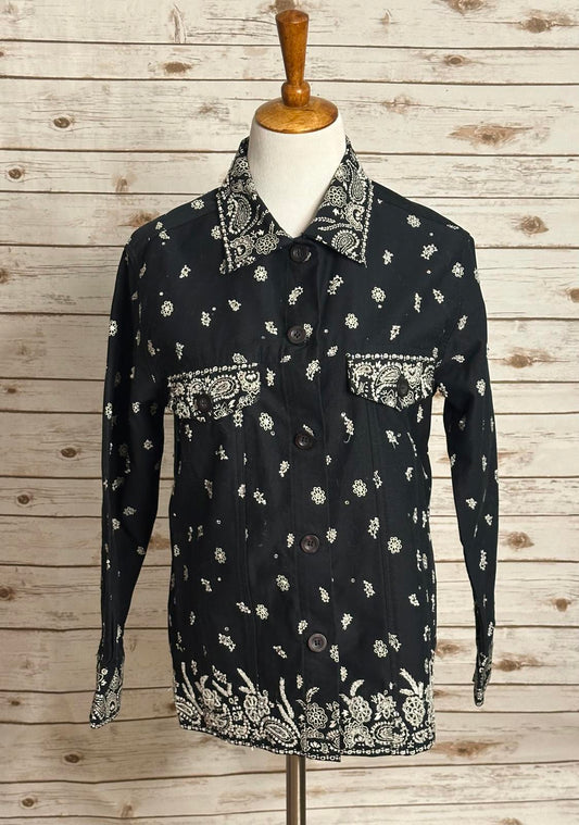 The Quacker Factory black/white cotton beaded bandana button-up shacket Size Small