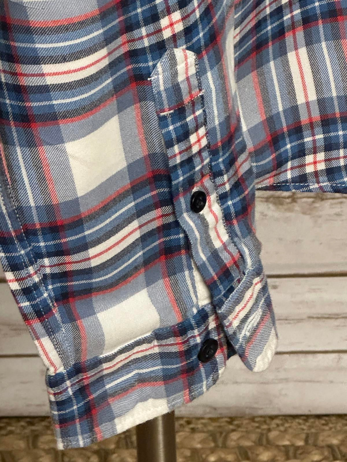 American Eagle Outfitters Seriously Soft plaid flannel button up shirt Size M