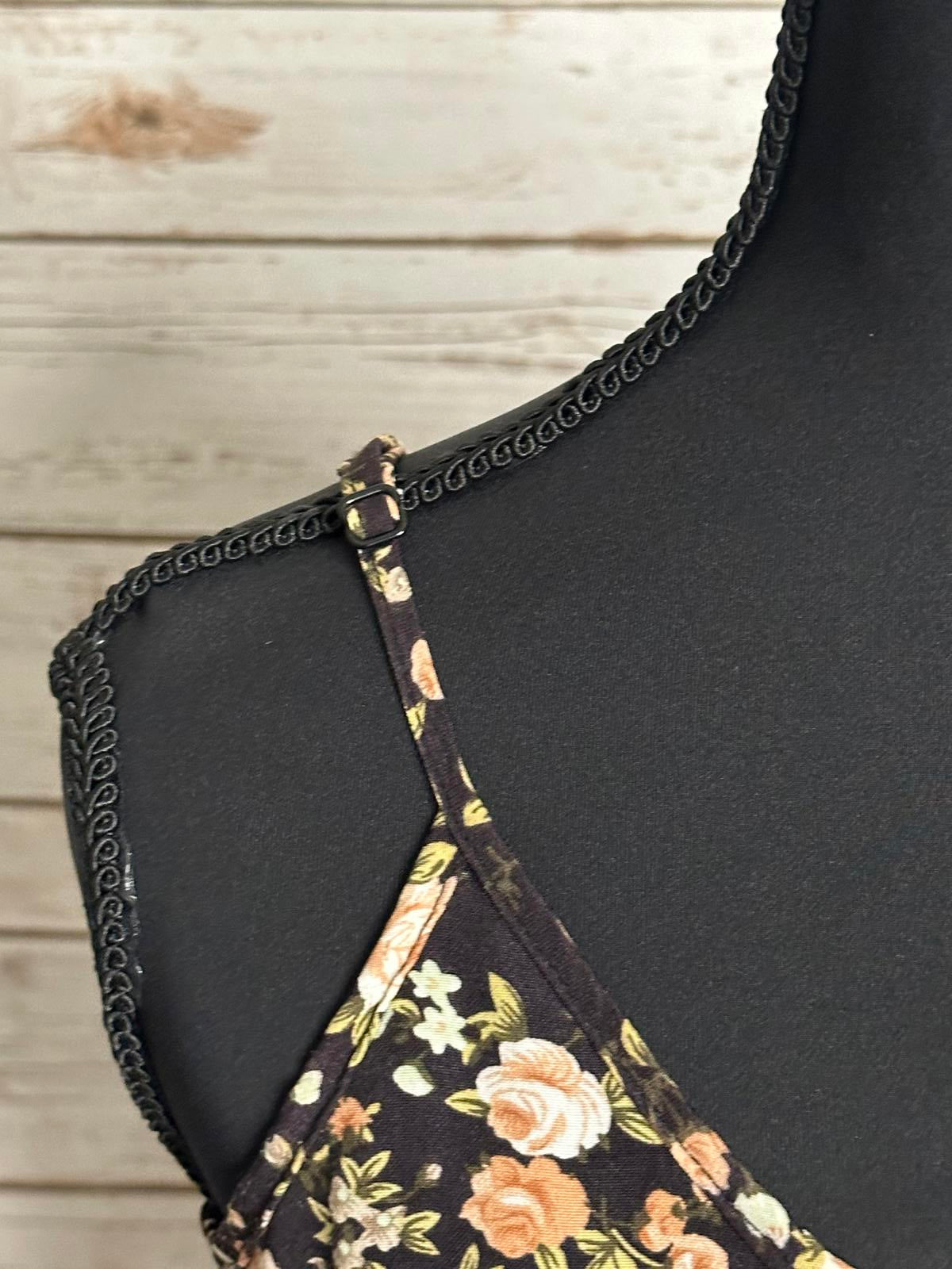 Urban Outfitters Pins & Needles floral caged cut-out waist maxi dress Size 4