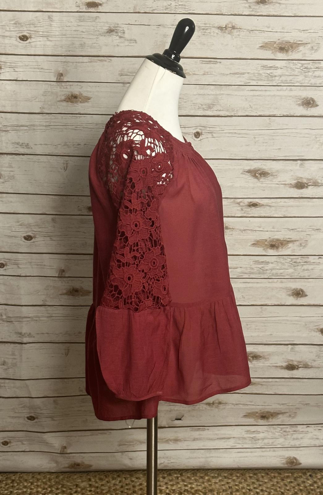 Sanctuary Gwen boho burgundy floral lace eyelet peplum peasant shirt Size S