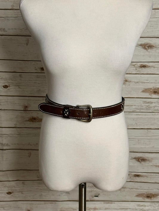 Classic brown and white contrasting stitching Italian leather belt Size Medium