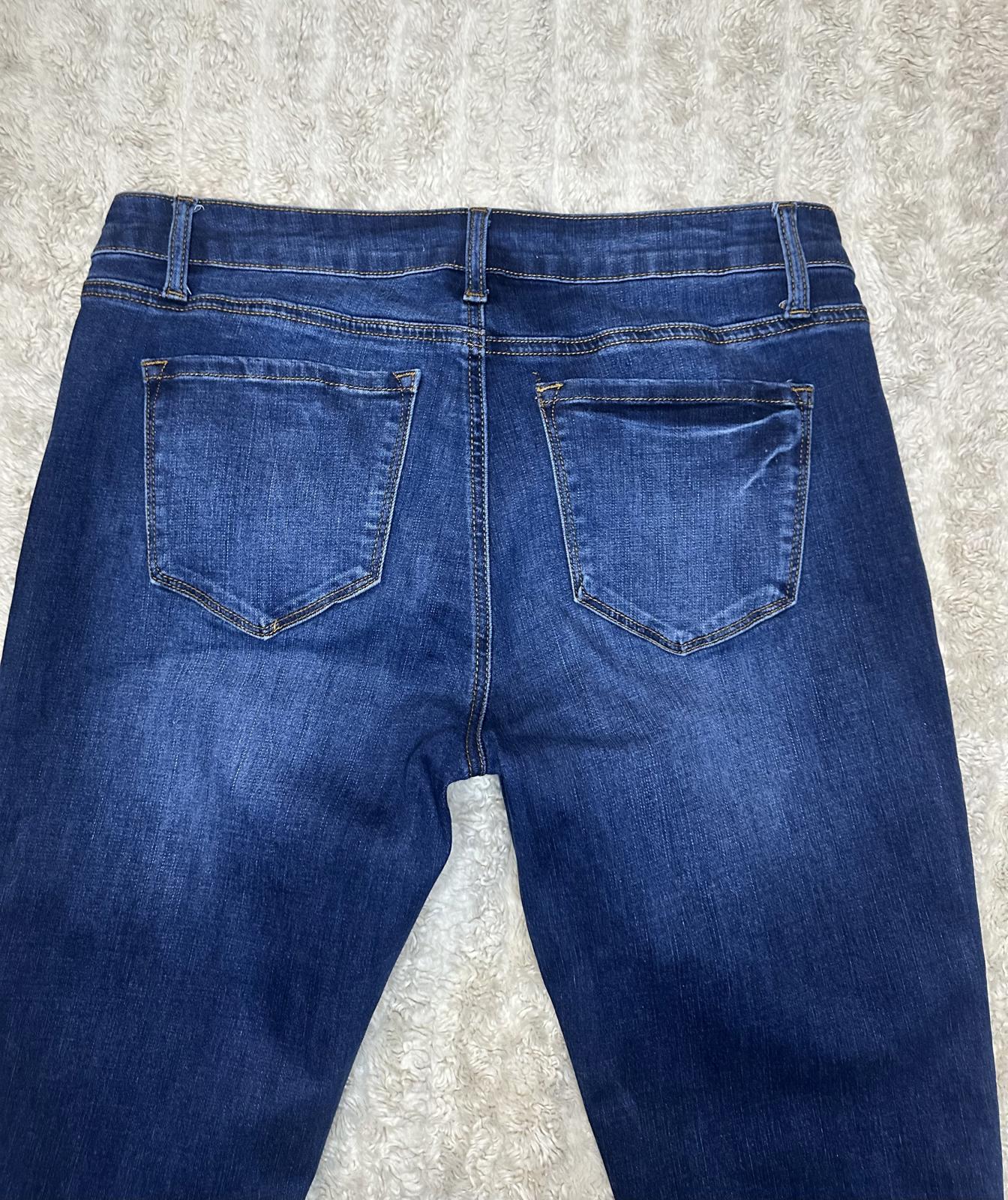 KanCan classic medium to dark wash mid-rise skinny jeans Size 13/30