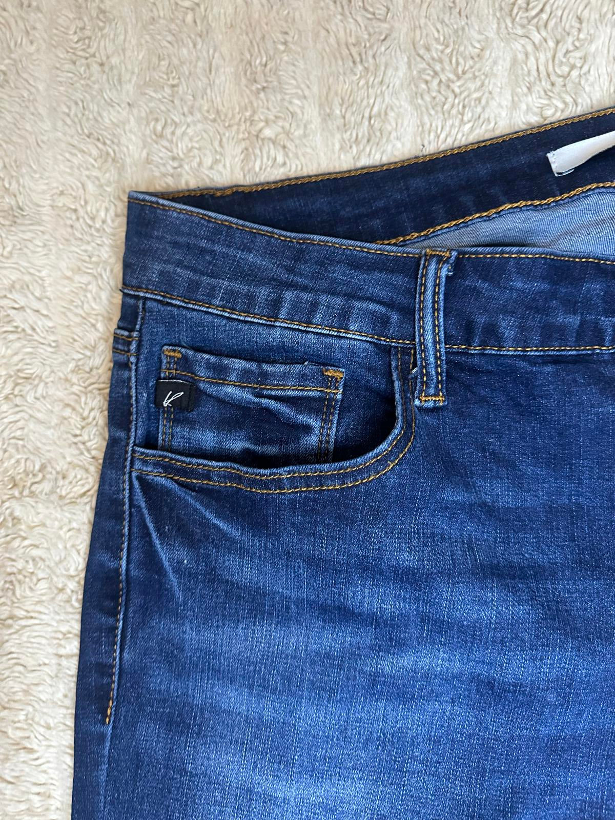KanCan classic medium to dark wash mid-rise skinny jeans Size 13/30