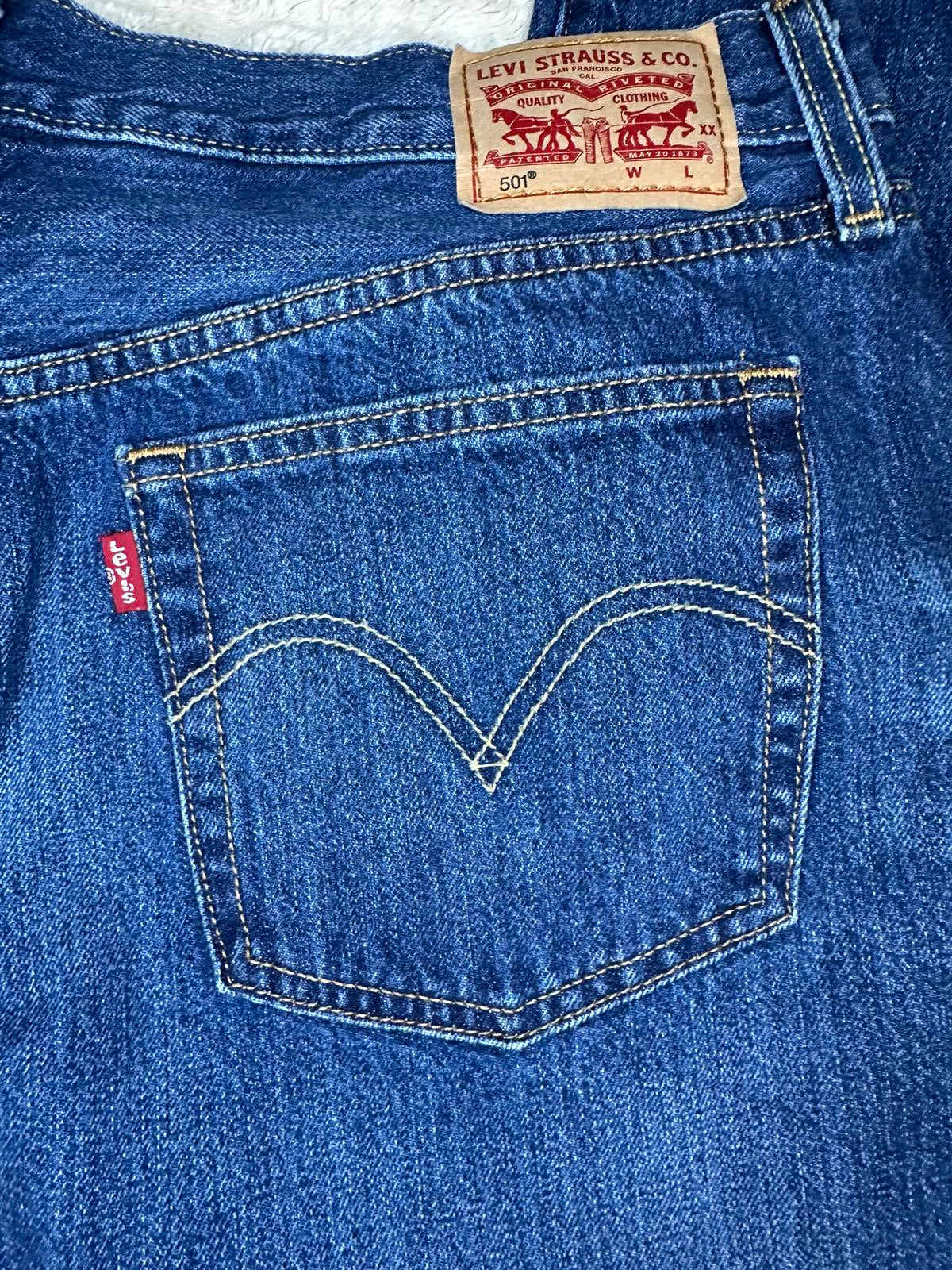 Levi's 501 button-fly jeans Size 32x32