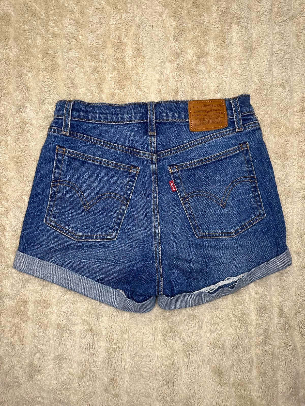 Levi's medium wash high-waisted cuffed Wedgie jeans shorts Size 27