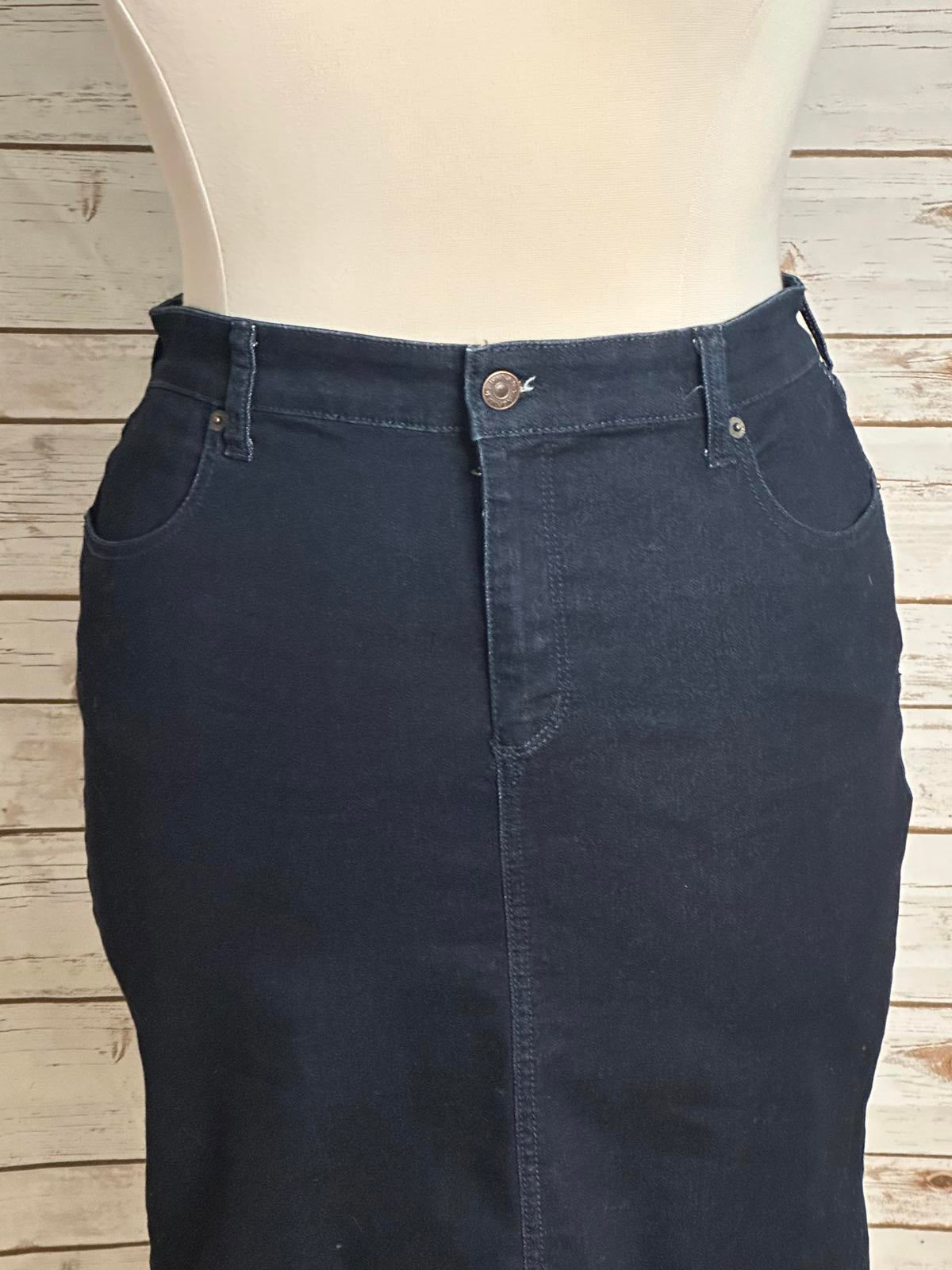 Banana Republic classic dark wash denim pencil skirt Size 14