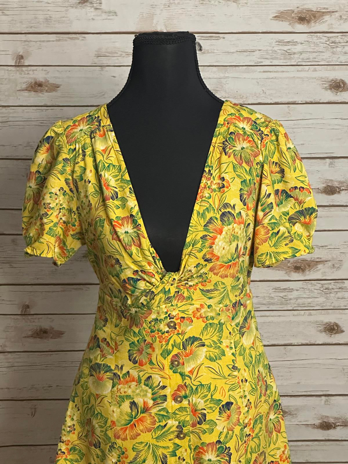 Urban Outfitter Bettie twist front floral linen-blend mini dress Size Medium