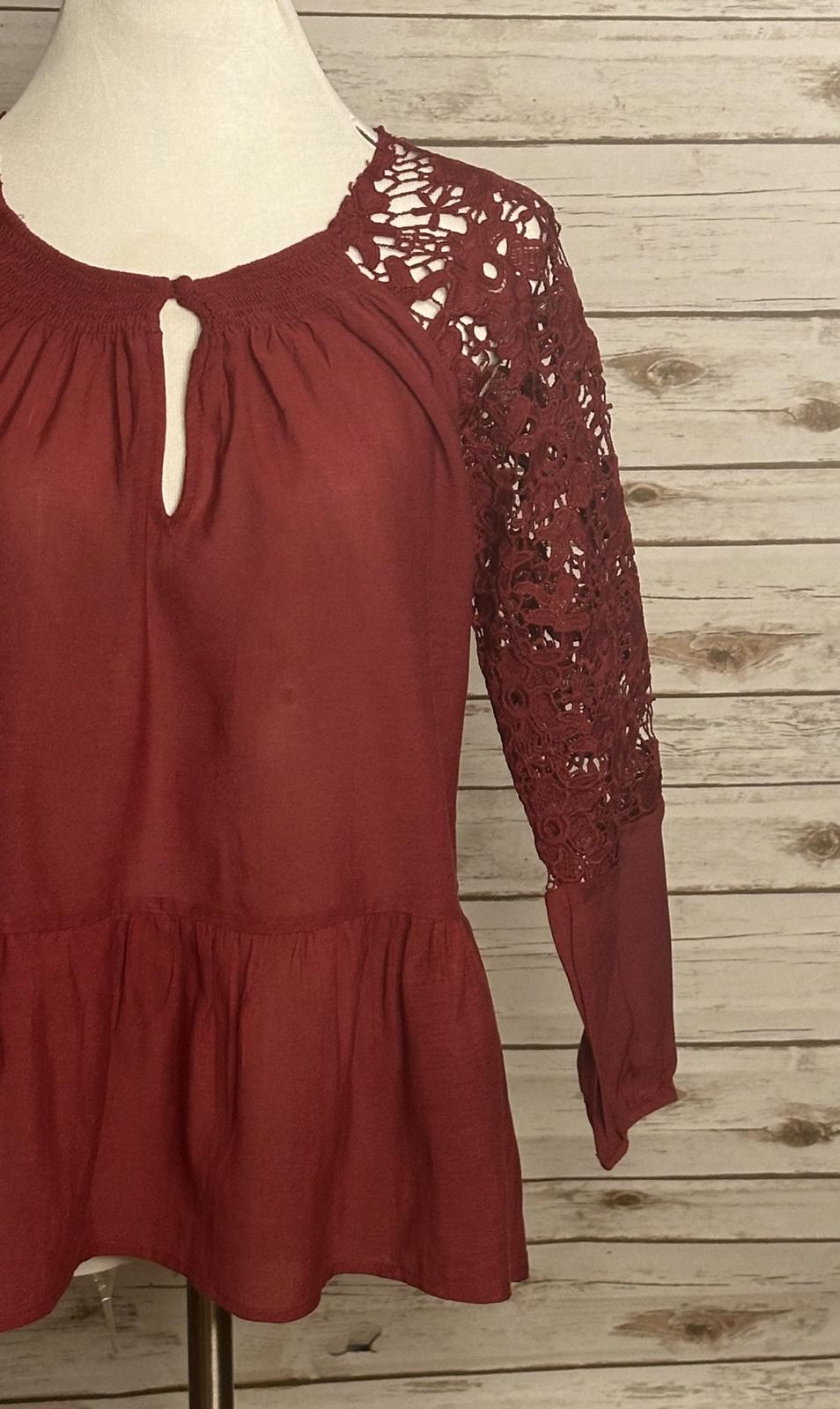 Sanctuary Gwen boho burgundy floral lace eyelet peplum peasant shirt Size S